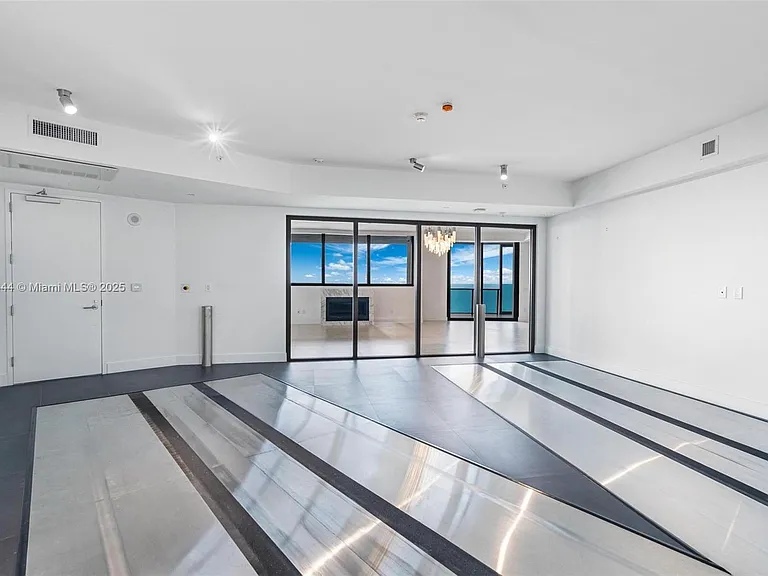 18555 Collins Ave #5001 — Photo 20