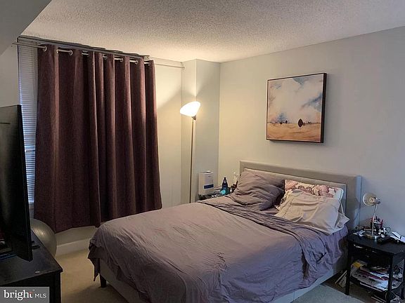 5th image of 1201 N Garfield St APT 610
