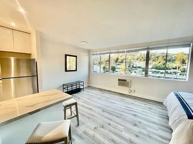 Madison Apartments — Photo 33
