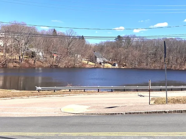 42 Maple St, Spencer, MA 01562