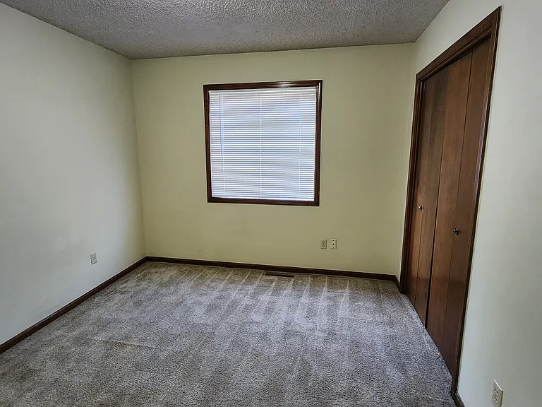 1023 E Redwood Rd — Photo 14