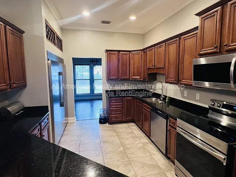 598 Emerald Ln — Photo 7