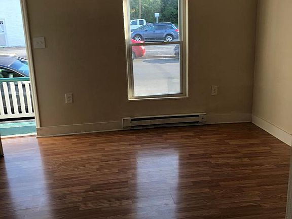 2nd image of 9 E Pall Mall St