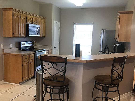 5th image of 234 Sugar Land St