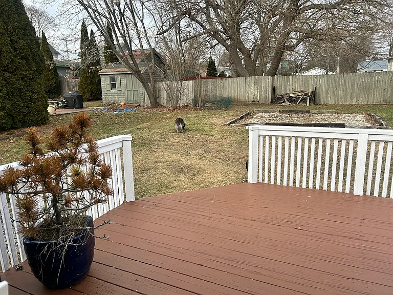 150 Dorr Ave — Photo 6