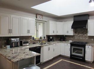 921 W Dover Rd, Pawling, NY 12564