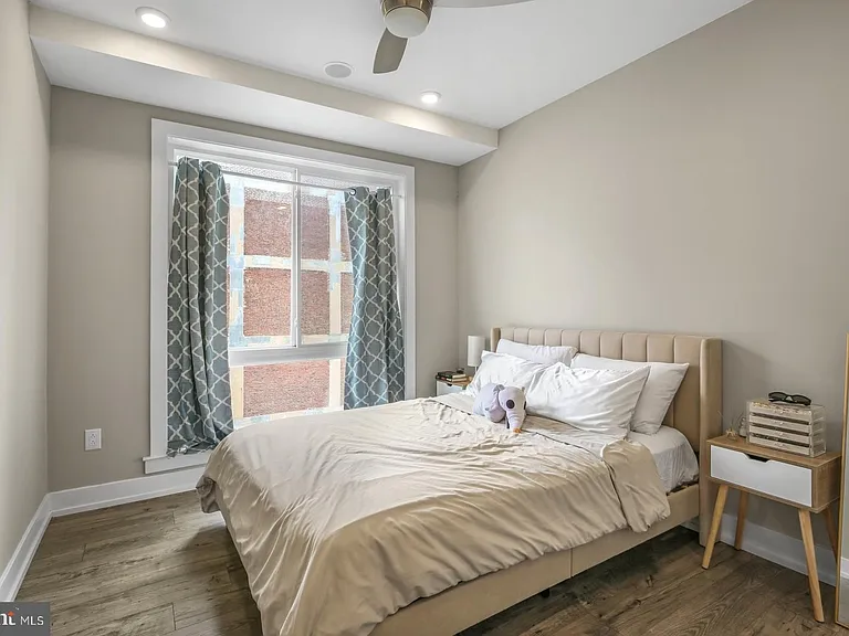 2209 N Broad St #402 — Photo 7