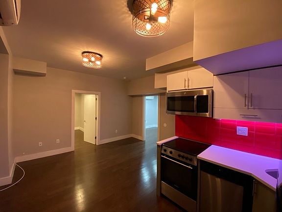 5th image of 612 W 182nd St #B1