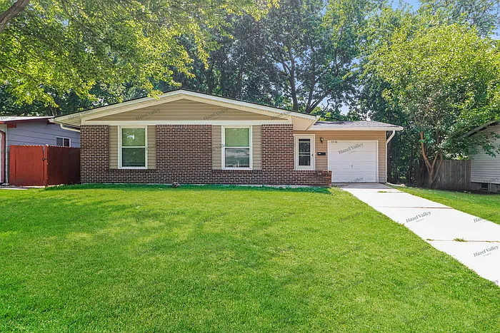 2370 Palm Dr — Photo 1