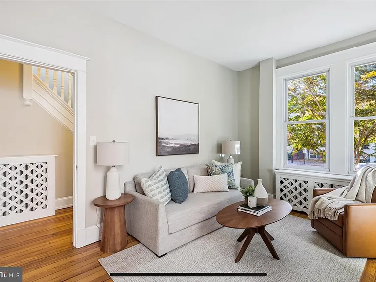 4451 Macarthur Blvd NW — Photo 9
