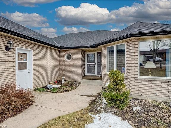 2nd image of 21 Union St