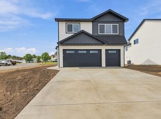 415 Bluebird St, Mora, MN 55051