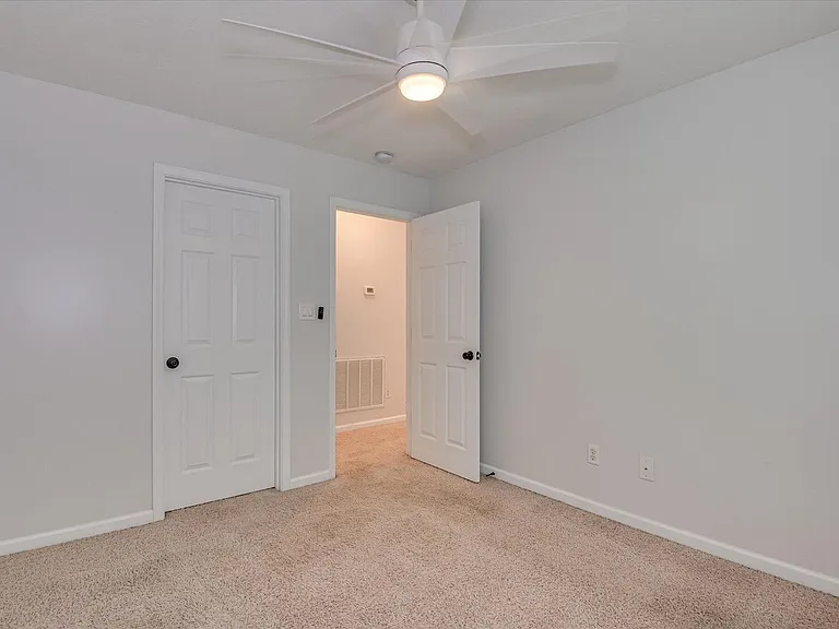 2928 Aylesbury Dr — Photo 31