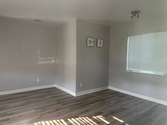5th image of 920 S Beach St