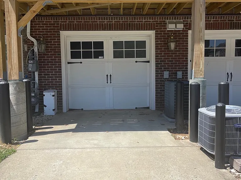 14837 Cloverdale Rd — Photo 2