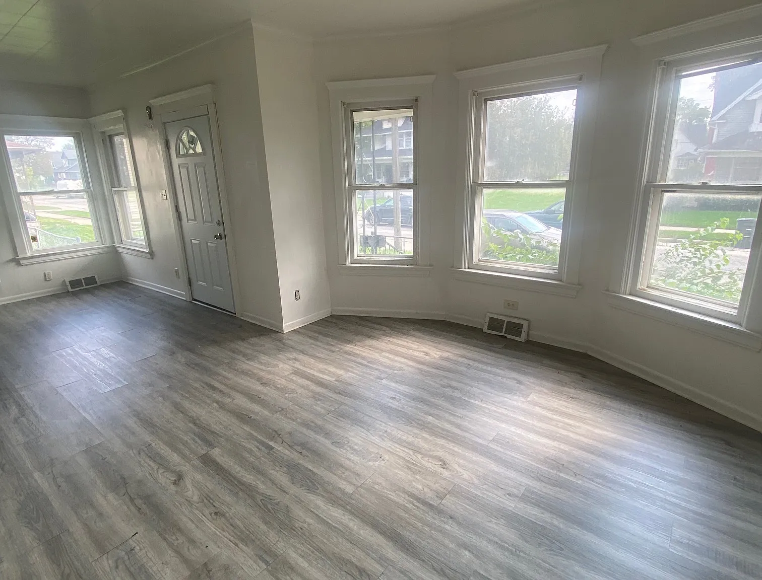 2 bed, 900 sqft, $800 — Photo 2