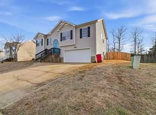 1391 Constitution Dr, Clarksville, TN 37042