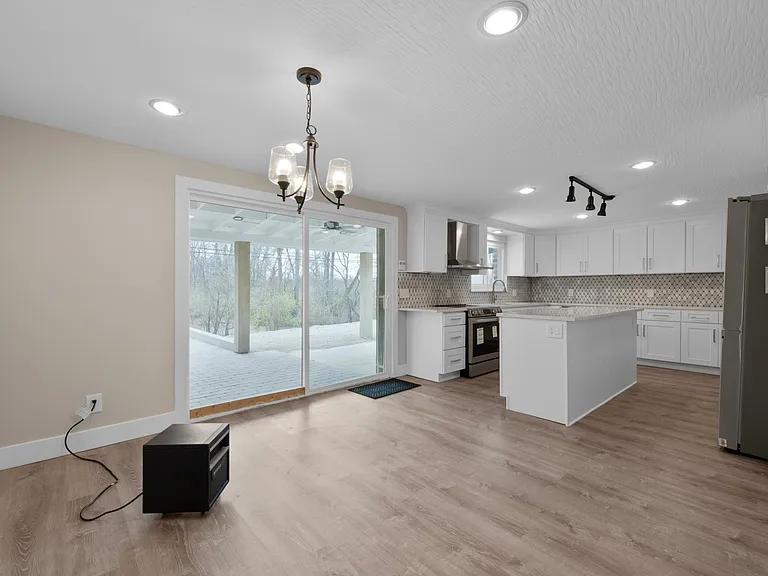 3383 Paris Blvd — Photo 38