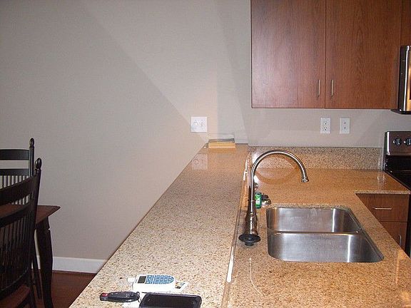 5th image of 1155 12th St Unit 303