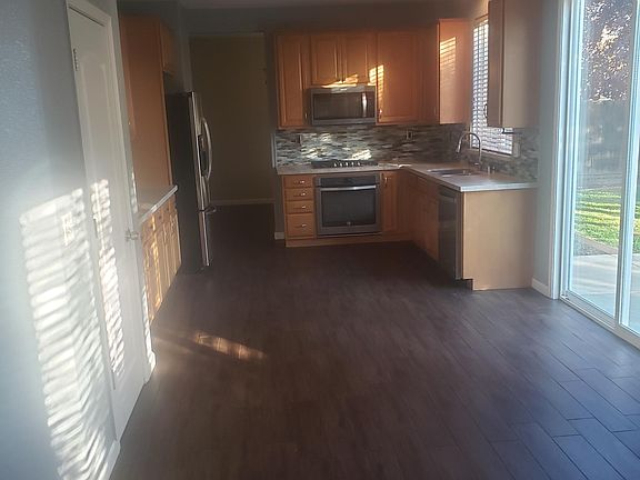 4th image of 1358 Leighton Grove Dr