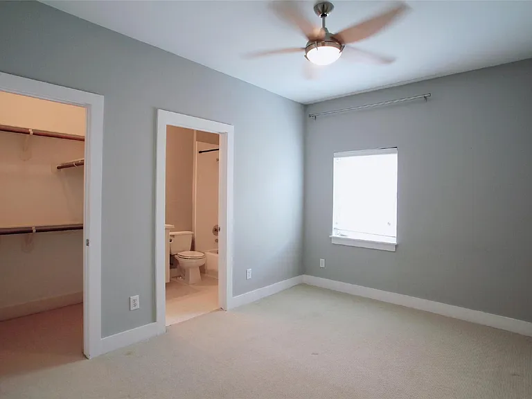4701 Caroline St — Photo 25