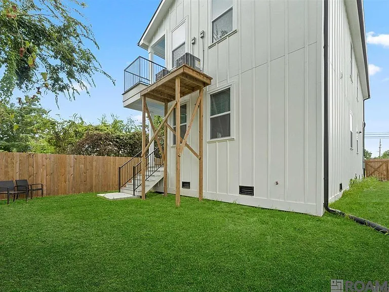 1714 Tricou St — Photo 11