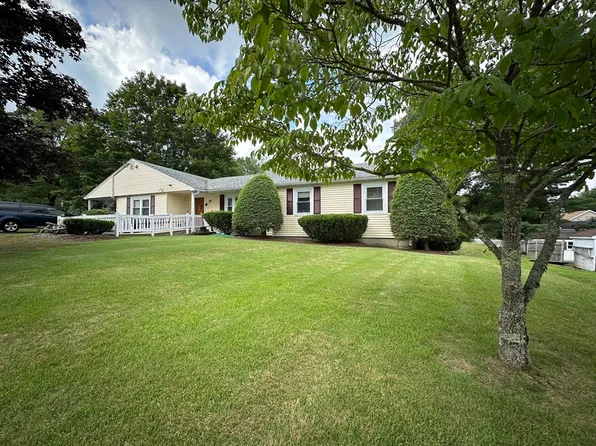 1 Country Club Rd, North Reading, MA 01864