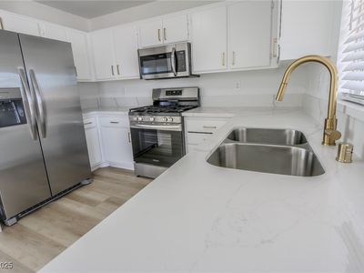 840 Yankee Ave, North Las Vegas, NV, 89030