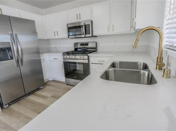 840 Yankee Ave, North Las Vegas, NV 89030