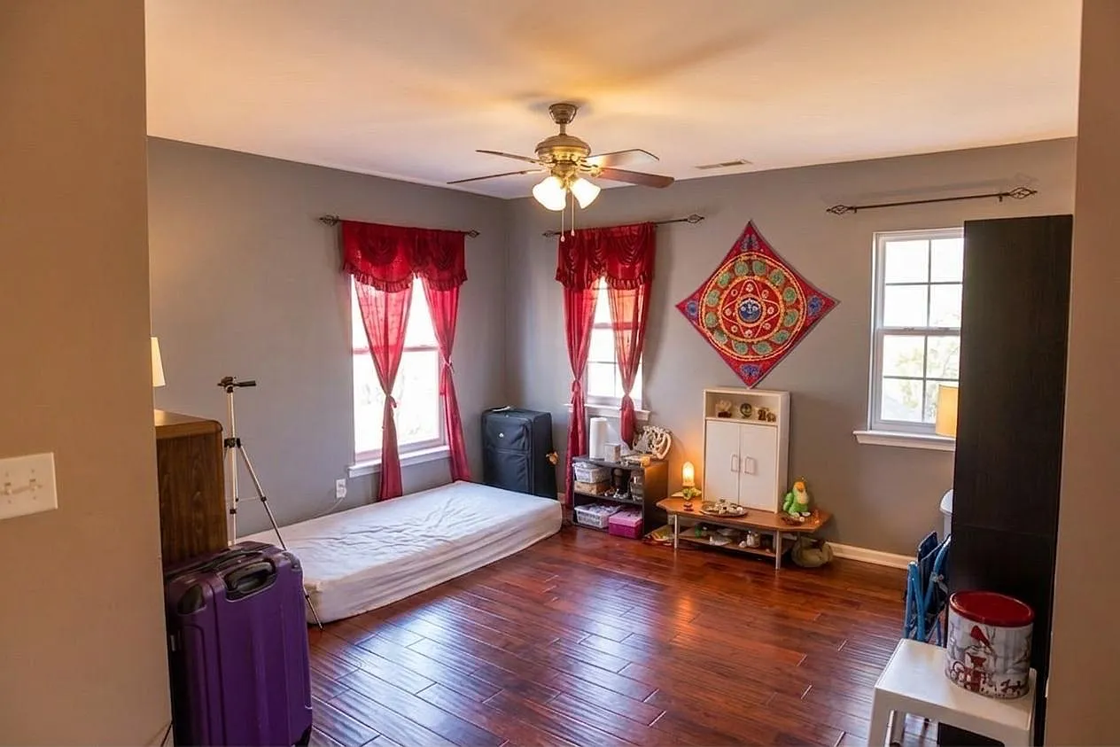 3 bed, 2.5 bath, 2329 sqft, $2,650 — Photo 4