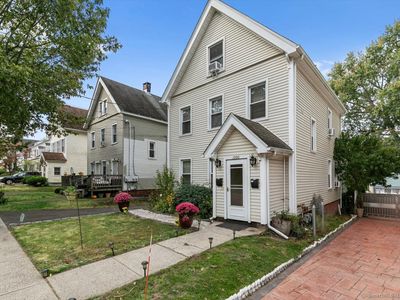 1090 Townsend Avenue, New Haven, CT, 06512