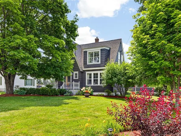 1775 Amirault St, Dieppe, NB E1A 7J7