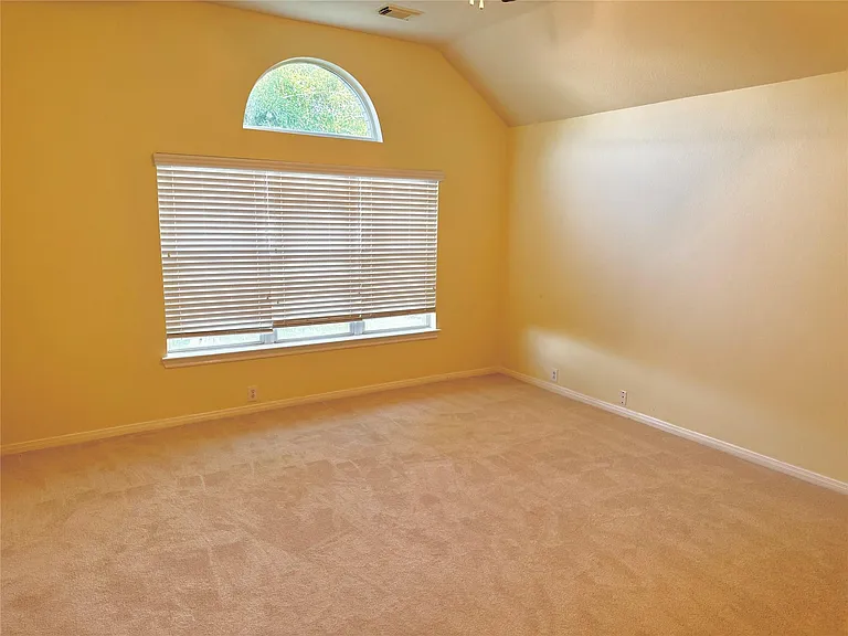 2607 Sun Cove Ln — Photo 15