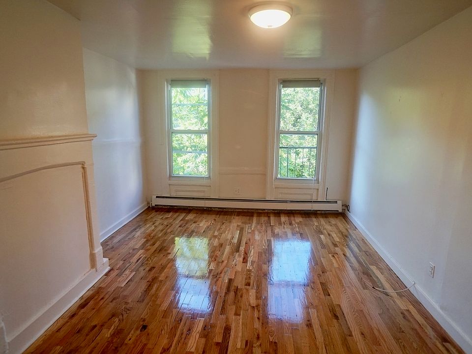 1st image of 33 Montrose Ave #3F