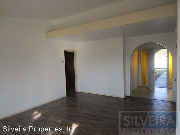 4th image of 574 Dale Way