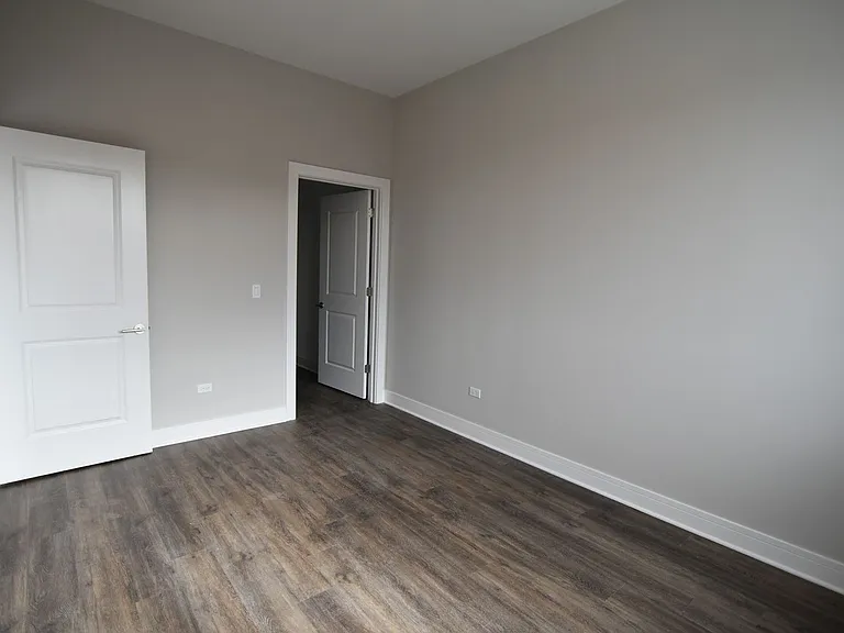 927 W. Irving Park — Photo 43