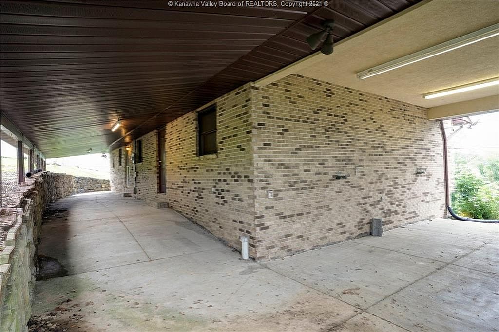 Spacious 3Bedroom House For Sale in Charleston, WV. 100,000 Sold