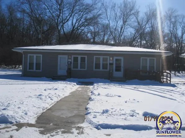 829/831 SE 14th St, Topeka, KS 66607