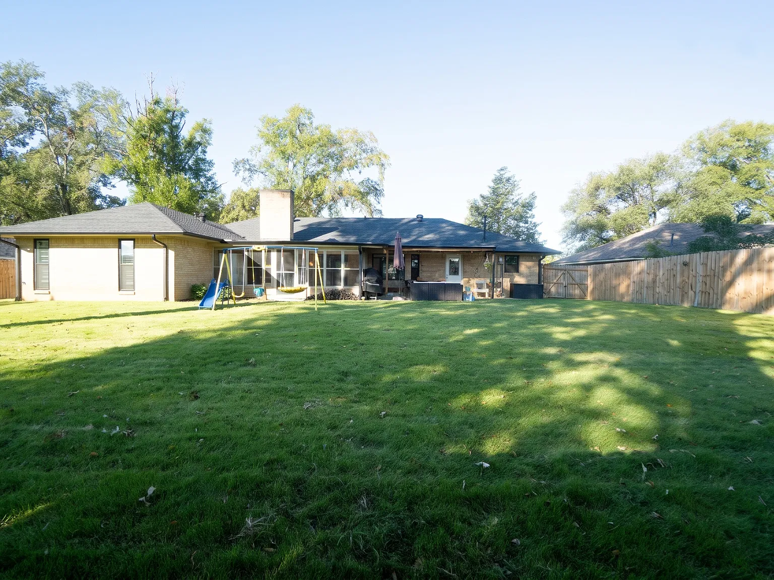 4 bed, 1857 sqft, $2,500 — Photo 3
