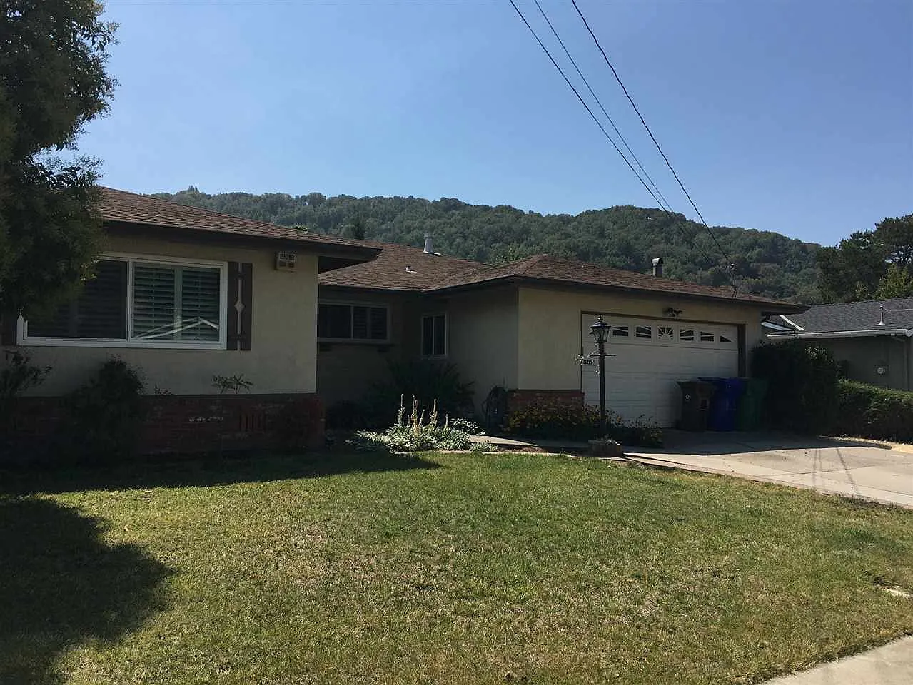 2388 Wright Ave photo 1