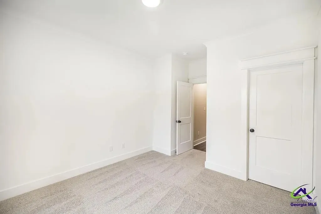 3 bed, 1676 sqft, $2,200 — Photo 2