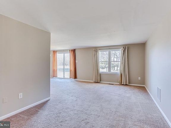 4th image of 10633 Hesperian Dr