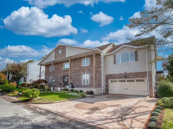 30 Woodvale Loop, Staten Island, NY 10309