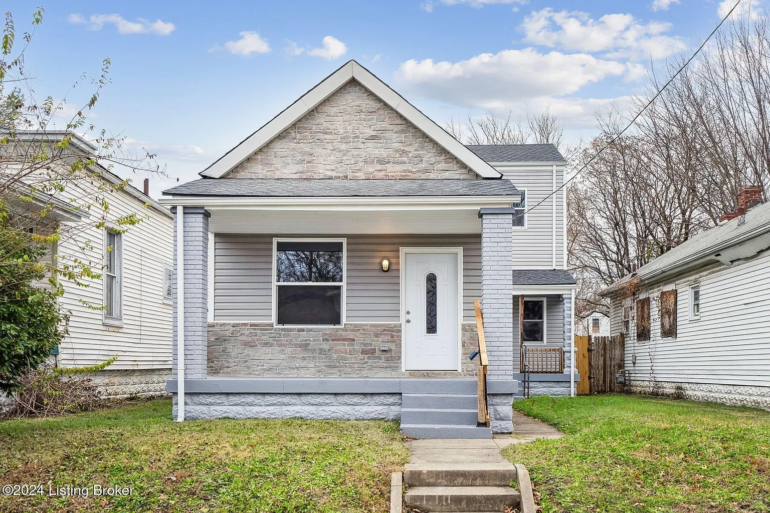 3233 W Jefferson St photo 1