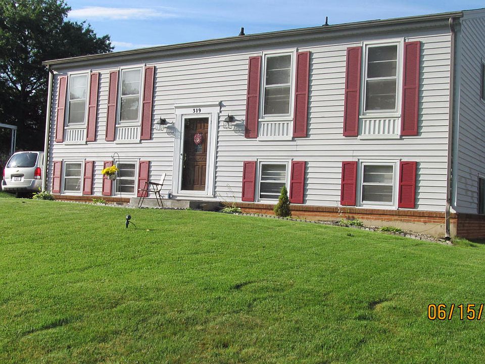 2nd image of 319 Clubhouse Dr