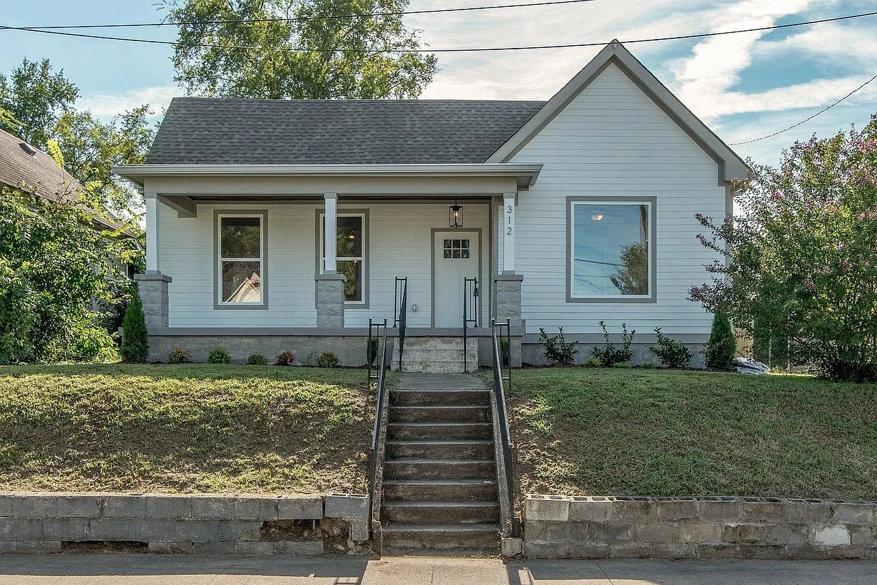 3 bed, 2.5 bath, 1450 sqft, $3,050 — Photo 1