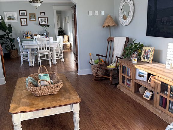 2nd image of 802 Louque Pl