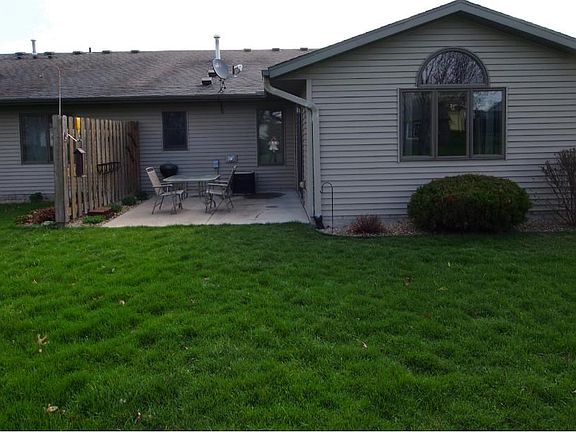 3rd image of 204 6th St NE
