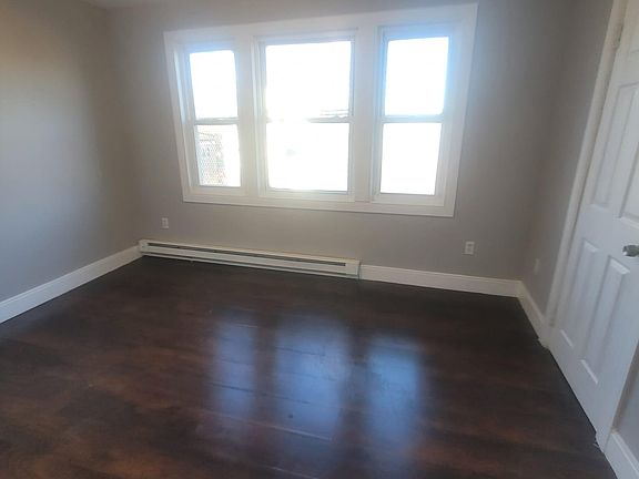 4th image of 354 S 11th St Floor 3