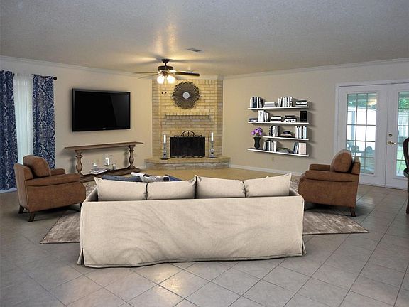 2nd image of 3814 Quitman Dr